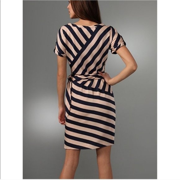 DIANE VON FURSTENBERG Dress 100% silk Leron dress striped navy pink sz 2 - Picture 4 of 8
